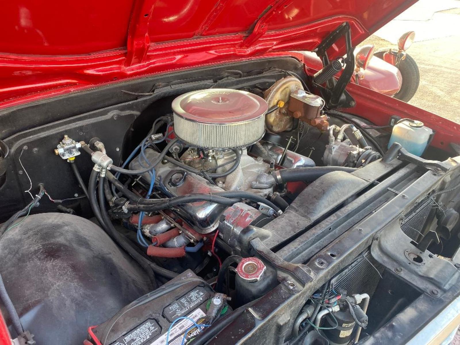 1972 Red Chevrolet C10 (CCE142A1201) , Automatic transmission, located at 1687 Business 35 S, New Braunfels, TX, 78130, (830) 625-7159, 29.655487, -98.051491 - 580 Horse Power - Photo #14